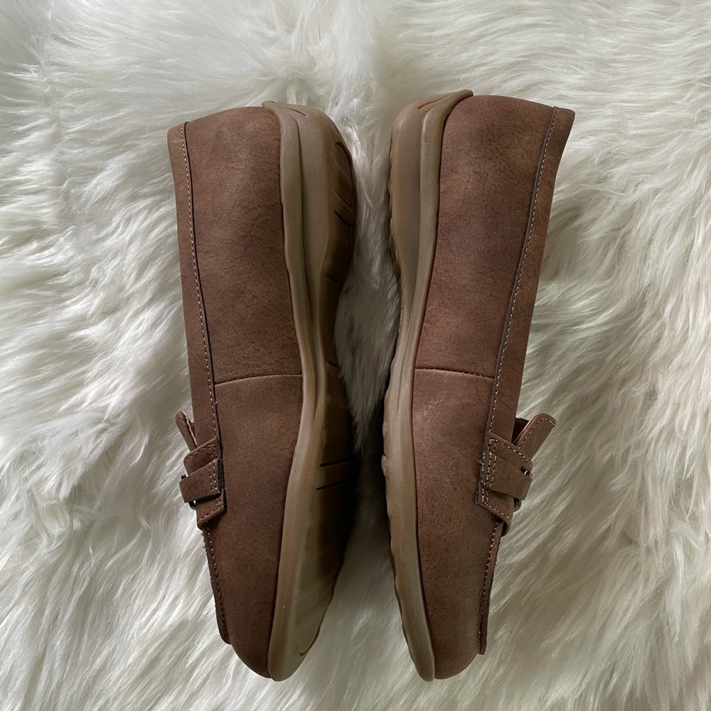 Brown LifeStride Phoebe Women's Slip-On Loafers - Picture 6 of 8